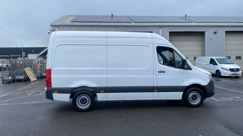 Mercedes-Benz Sprinter 315Cdi L2 Diesel Rwd 3.5t H2 Pro Van 9G-Tronic